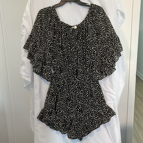 Black and Tan Romper - Picture 1 of 3